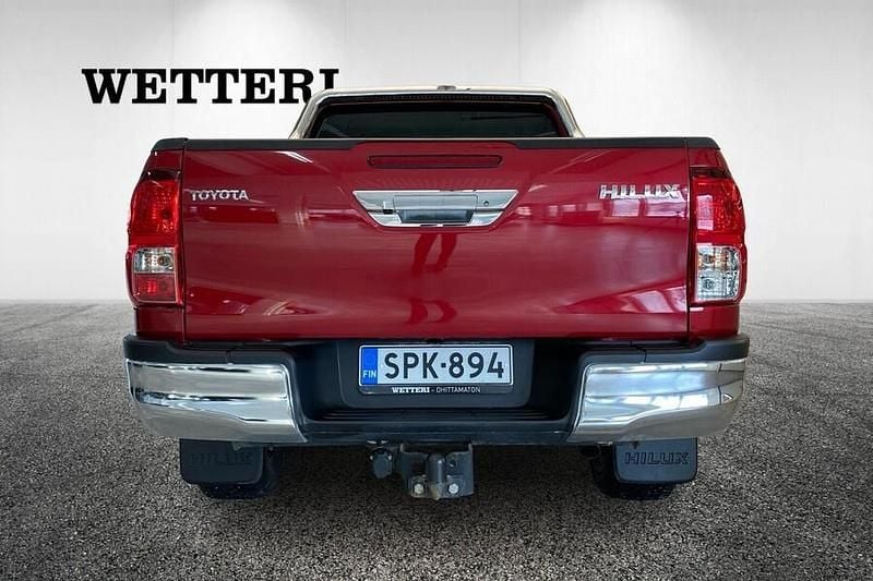 Käytetty Toyota HiLux Active 204 HP (150 kW) 2023 Punainen Nouto