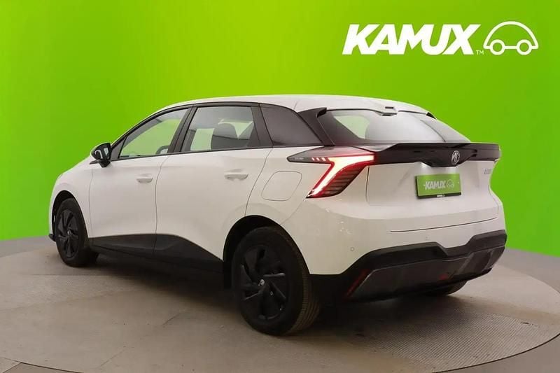 Käytetty MG MG4 EV 125 kW (170 HP) 2023 Valkoinen Viistoperä