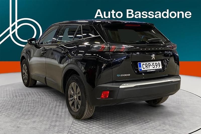 Käytetty Peugeot e-2008 Active 100 kW (136 HP) 2023 Katumaasturi