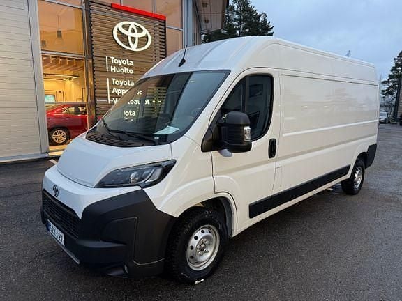 Valkoinen Uusi 2025 Toyota Proace Comfort Tila-auto | 49 900 € (Supertarjous) - Kuva 1/4