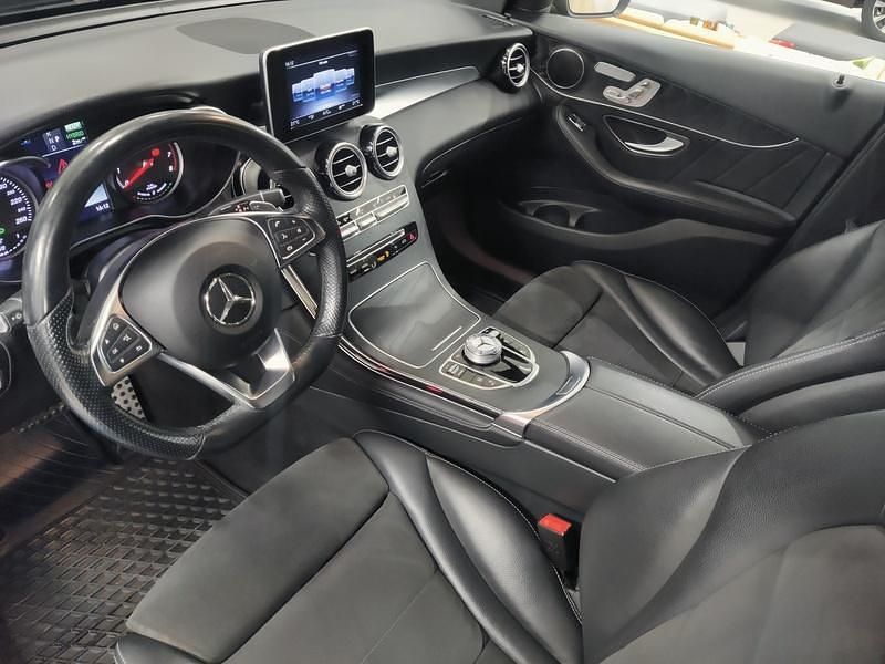 Käytetty Mercedes GLC350 Business 211 HP (155 kW) 2017 Ruskea Katumaasturi