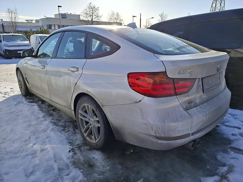 Käytetty BMW 320 Gran Turismo Sport Line 190 HP (139 kW) 2016 Valkoinen Sedan