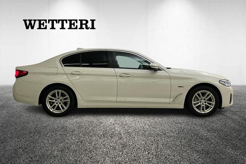 Käytetty BMW 530e 292 HP (214 kW) 2022 Valkoinen Sedan