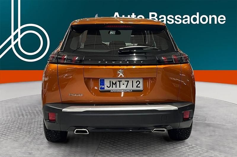 Käytetty Peugeot 2008 Active 131 HP (96 kW) 2022 Katumaasturi