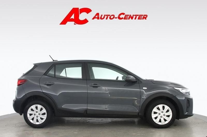 Käytetty Kia Stonic 101 HP (74 kW) 2022 Harmaa Katumaasturi