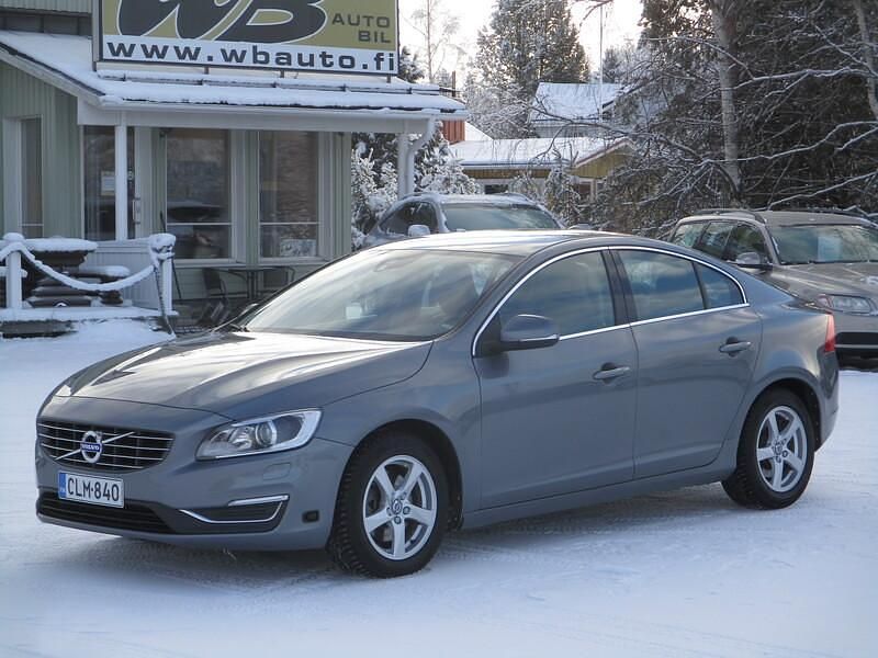 Käytetty Volvo S60 Standard 150 HP (110 kW) 2018 Harmaa Sedan