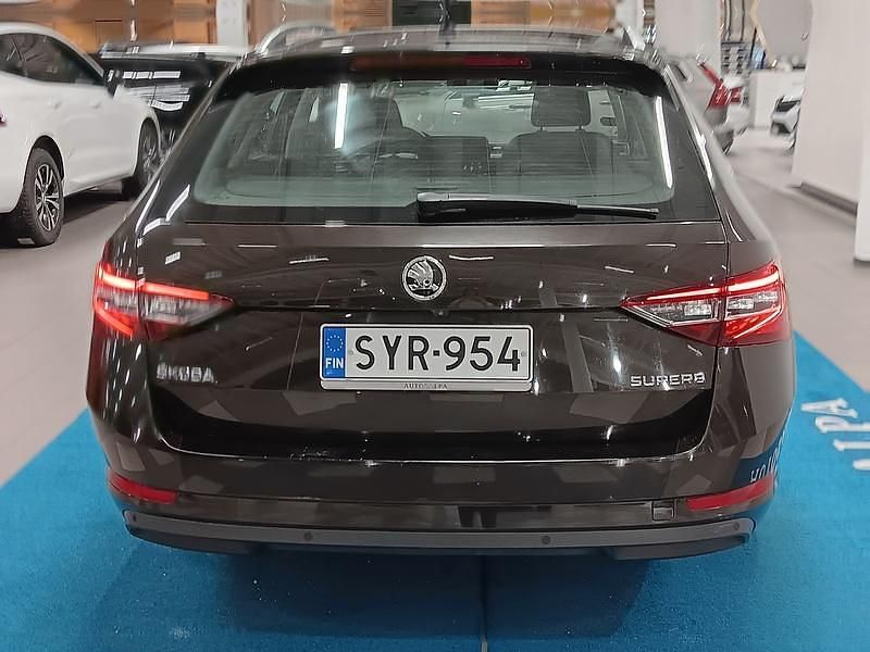 Käytetty Skoda Superb Business Line 150 HP (110 kW) 2019 Ruskea Farmari