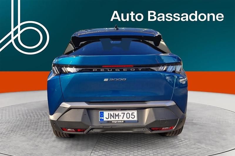 Käytetty Peugeot e-3008 Allure 155 kW (211 HP) 2025 Katumaasturi