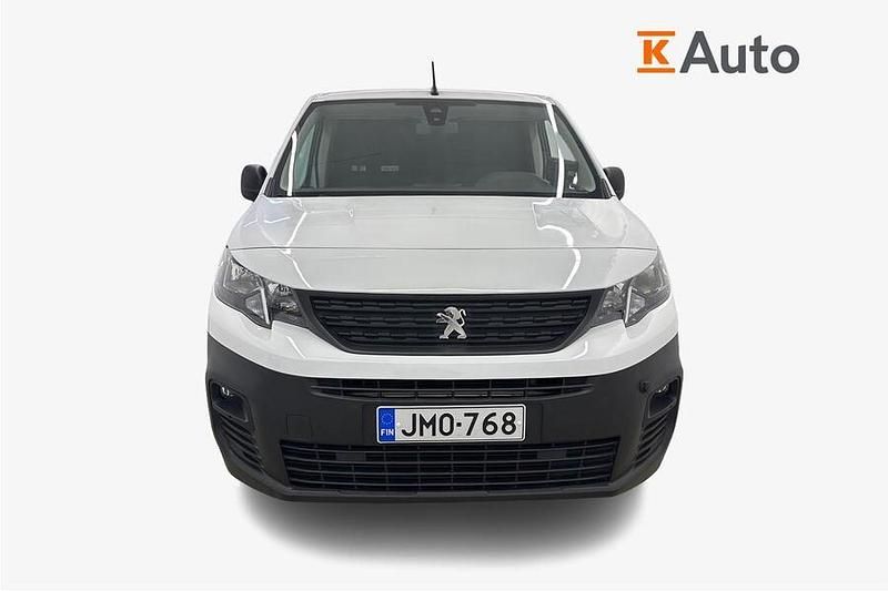 Käytetty Peugeot Partner 102 HP (75 kW) 2022 Valkoinen Tila-auto