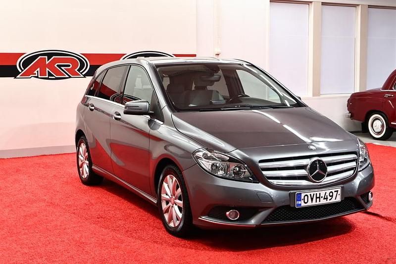 Käytetty Mercedes B160 109 HP (80 kW) 2014 Harmaa Tila-auto