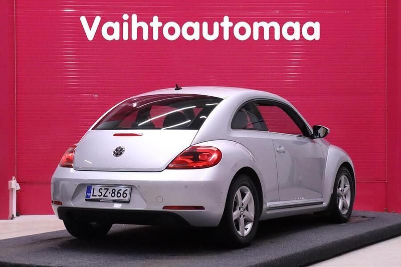 Käytetty VW Beetle Design 105 HP (77 kW) 2013 Viistoperä
