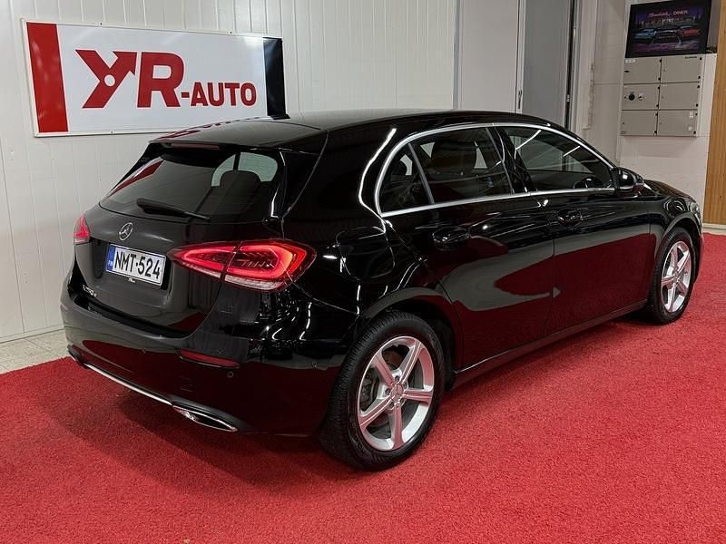 Käytetty Mercedes A250 Business 160 HP (117 kW) 2023 Viistoperä