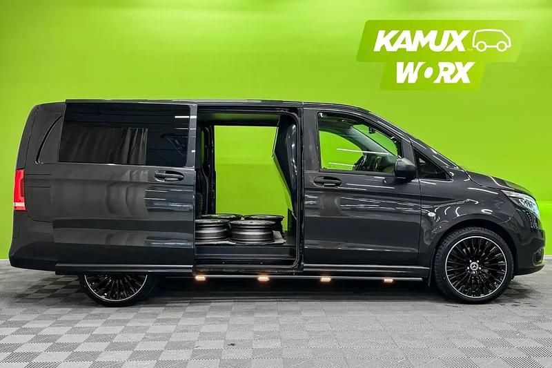 Käytetty Mercedes Vito 237 HP (174 kW) 2021 Hopea / harmaa Van