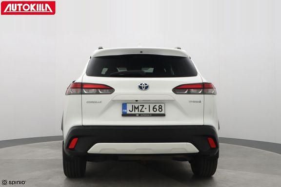 Käytetty Toyota Corolla Cross Edition 194 HP (142 kW) 2023 Valkoinen Katumaasturi