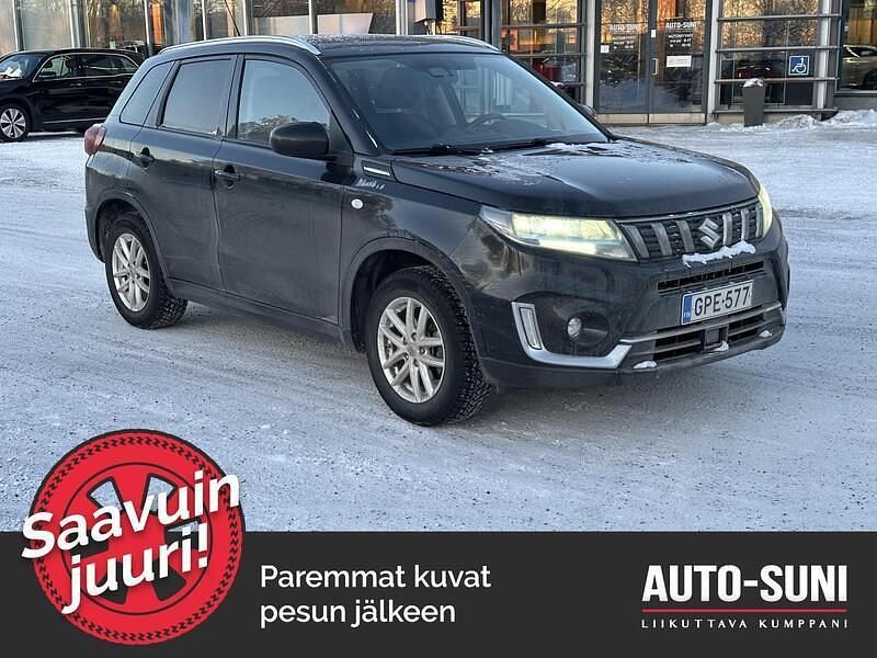 Käytetty Suzuki Vitara GL 116 HP (85 kW) 2022 Musta Katumaasturi