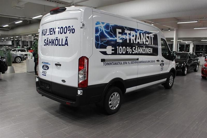 Käytetty Ford E-Transit Trend 135 kW (184 HP) 2023 Valkoinen Van