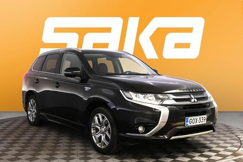 Käytetty Mitsubishi Outlander P-HEV Intense 203 HP (149 kW) 2016 Katumaasturi