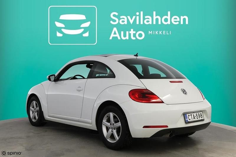 Käytetty VW Beetle Design 105 HP (77 kW) 2015 Valkoinen Viistoperä