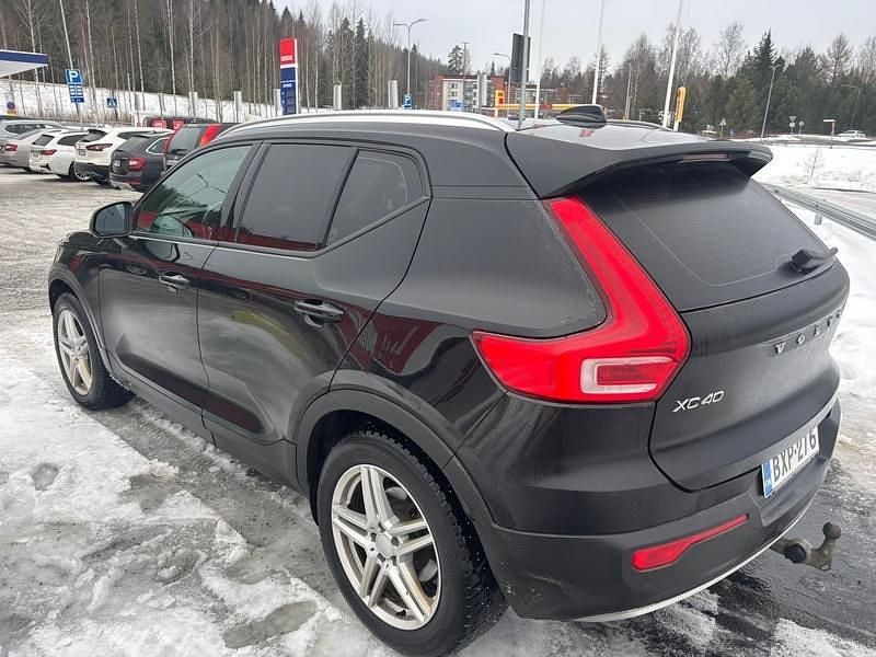 Käytetty Volvo XC40 Business Edition 150 HP (110 kW) 2019 Katumaasturi