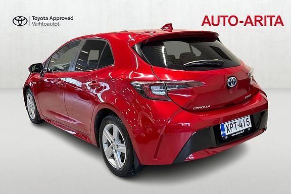 Käytetty Toyota Corolla Active 122 HP (89 kW) 2021 Met. punainen Viistoperä