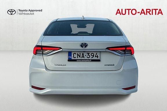 Käytetty Toyota Corolla Active 121 HP (88 kW) 2019 Valkoinen Sedan