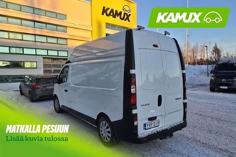Käytetty Renault Trafic 145 HP (106 kW) 2021 Valkoinen Tila-auto