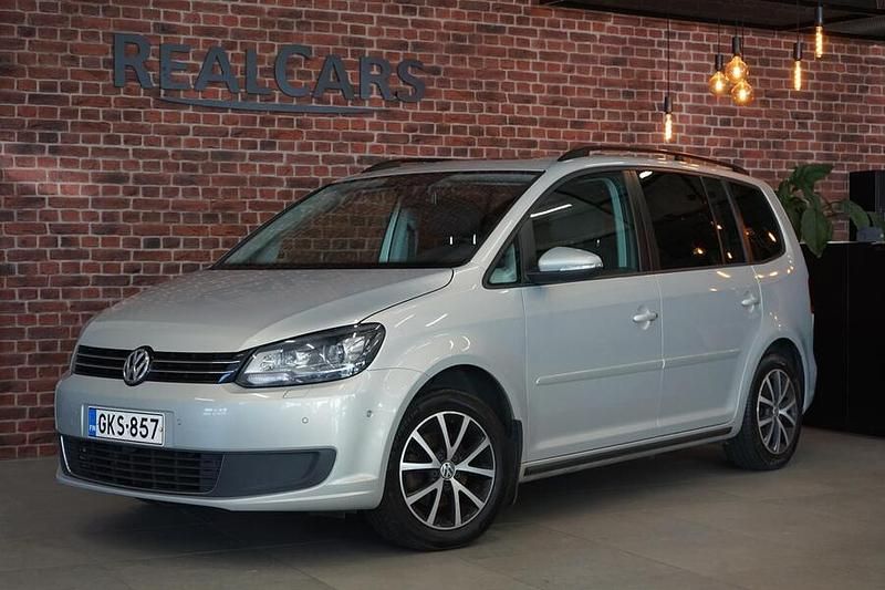 Käytetty 2013 VW Touran Comfortline Tila-auto | 10 900 € (Perustarjous) - Kuva 1/4