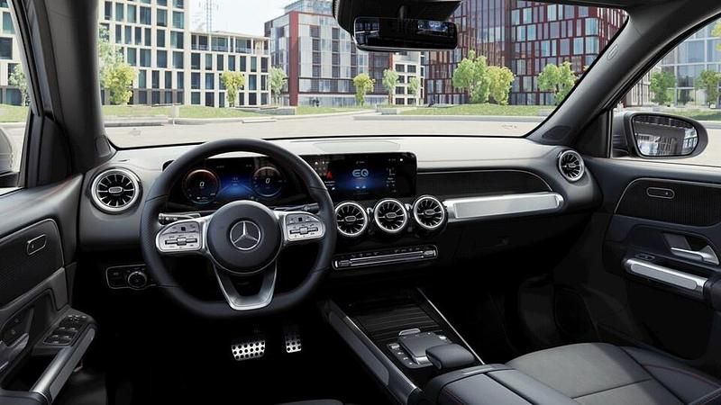 Käytetty Mercedes EQB300 Business 167 kW (228 HP) 2022 Katumaasturi