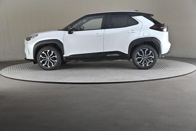 Käytetty Toyota Yaris Cross 116 HP (85 kW) 2022 Katumaasturi