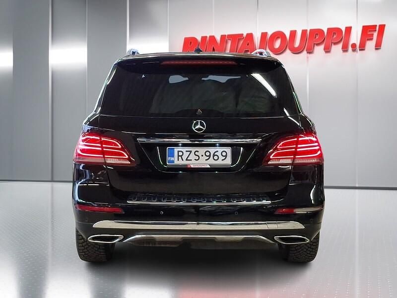 Käytetty Mercedes GLE350 258 HP (189 kW) 2017 Musta Katumaasturi