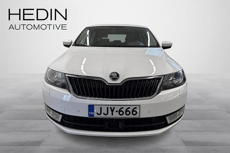 Käytetty Skoda Rapid Style 90 HP (66 kW) 2016 Valkoinen Viistoperä