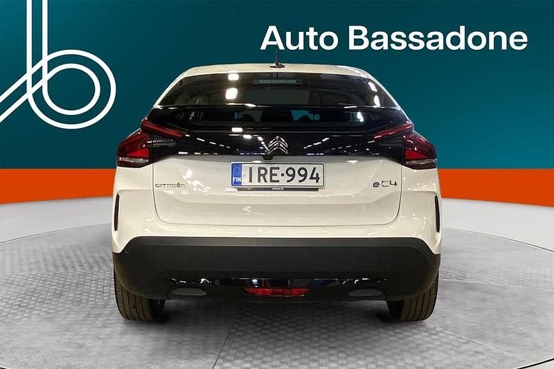 Käytetty Citroën e-C4 Feel 114 kW (156 HP) 2023 Viistoperä