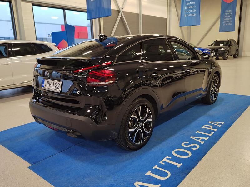 Käytetty Citroën e-C4 Comfort 114 kW (156 HP) 2023 Musta Viistoperä
