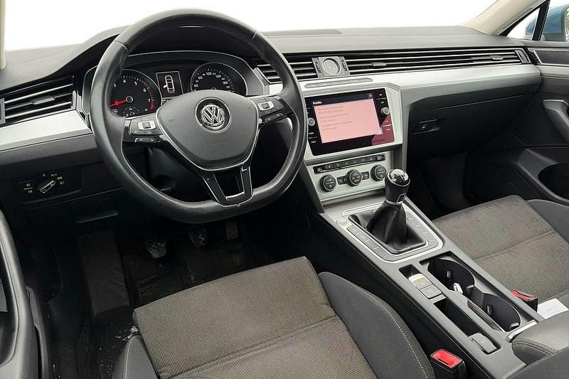 Käytetty VW Passat Comfortline 123 HP (90 kW) 2018 Sininen Sedan