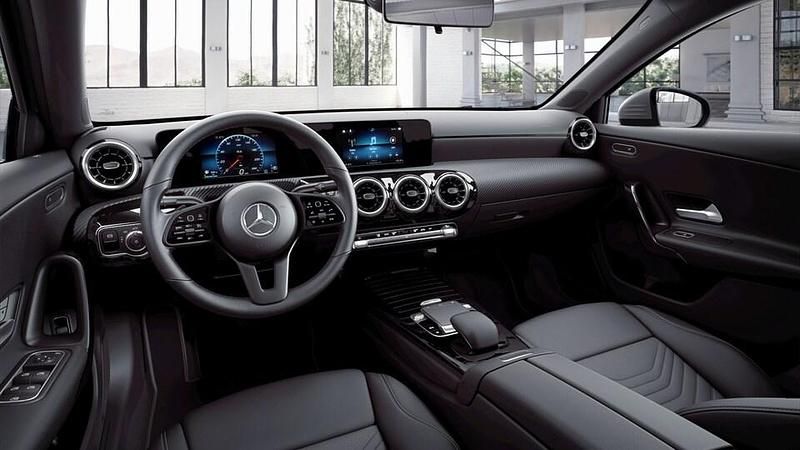 Käytetty Mercedes A180 Business 116 HP (85 kW) 2020 Harmaa Sedan