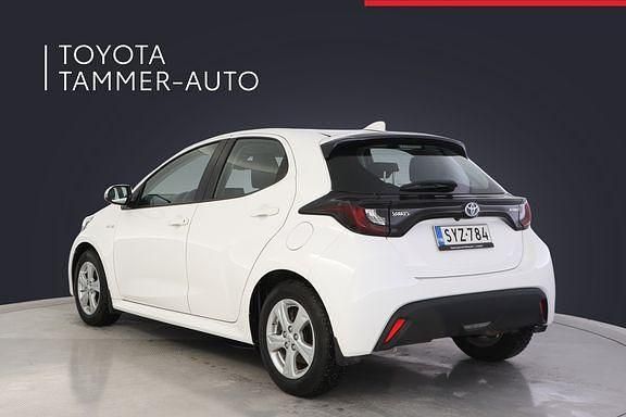 Käytetty Toyota Yaris Business Edition 114 HP (83 kW) 2021 Valkoinen Viistoperä