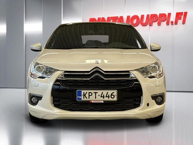 Käytetty Citroën DS4 So Chic 120 HP (88 kW) 2011 Valkoinen Viistoperä