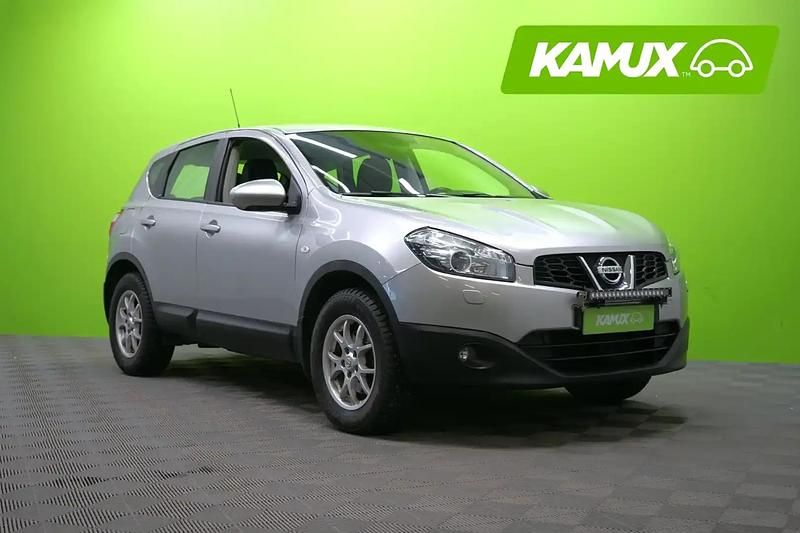 Hopea / harmaa Käytetty 2013 Nissan Qashqai Acenta Katumaasturi | 8 690 € (Supertarjous) - Kuva 1/4