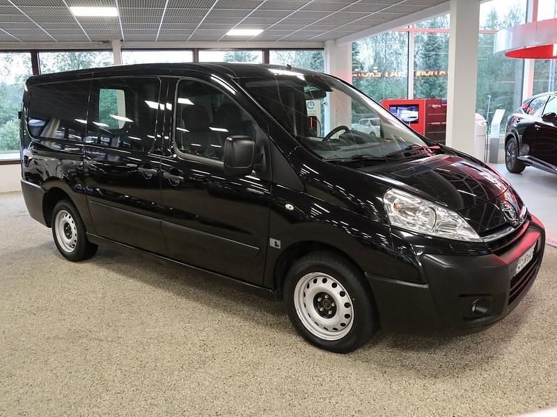 Käytetty Toyota Proace Active 128 HP (94 kW) 2016 Musta Tila-auto