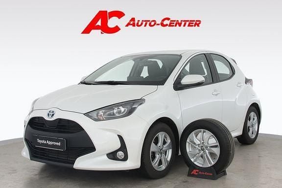 Käytetty Toyota Yaris Active 114 HP (83 kW) 2023 Platinum pearl white Viistoperä
