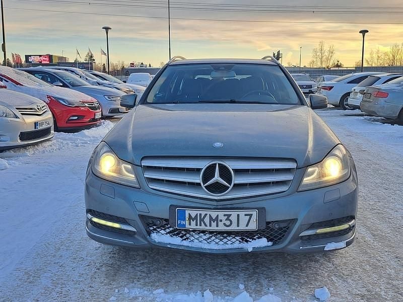 Käytetty Mercedes C200 Avantgarde 136 HP (100 kW) 2011 Harmaa Farmari