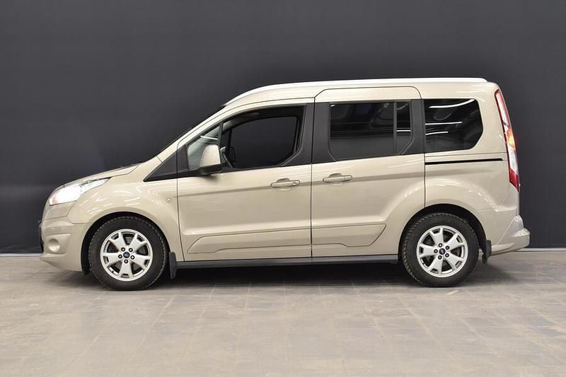 Käytetty Ford Tourneo Connect Titanium 101 HP (74 kW) 2015 Tila-auto