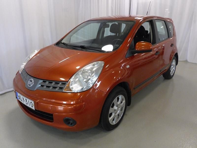 Käytetty Nissan Note Visia 110 HP (80 kW) 2008 Oranssi Tila-auto