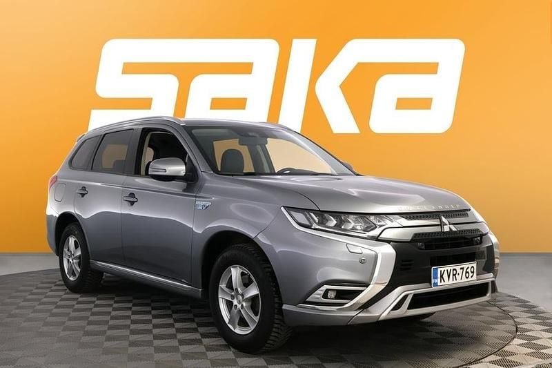 Käytetty Mitsubishi Outlander P-HEV Intense 208 HP (152 kW) 2019 Katumaasturi
