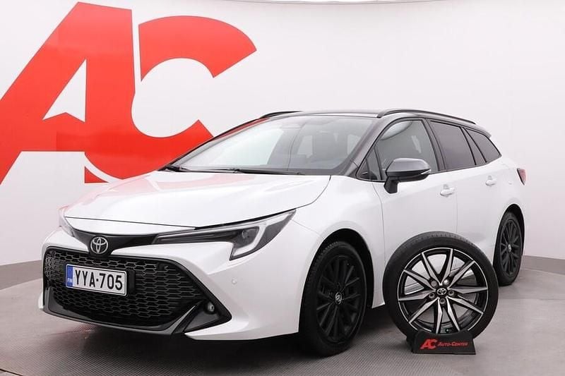 Käytetty Toyota Corolla Premium 196 HP (144 kW) 2024 Valkoinen Farmari