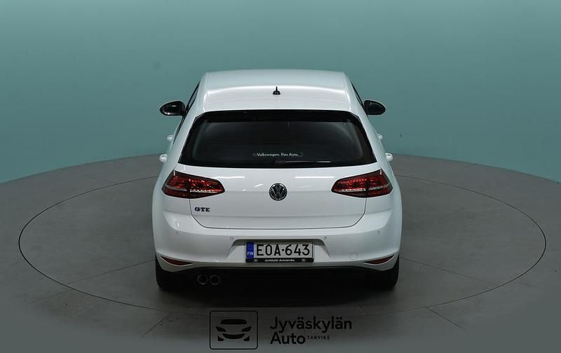 Käytetty VW Golf VII GTE 204 HP (150 kW) 2015 Valkoinen Viistoperä