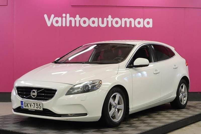 Käytetty Volvo V40 Momentum 114 HP (83 kW) 2013 Viistoperä