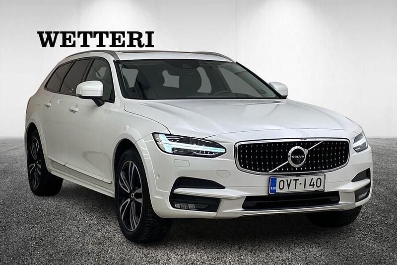 Käytetty Volvo V90 CC Pro 241 HP (177 kW) 2017 Valkoinen Farmari