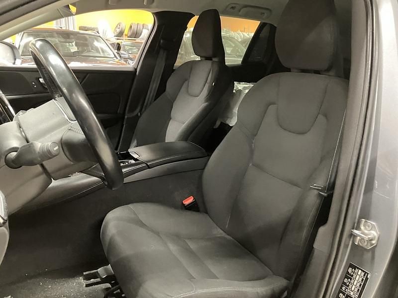 Käytetty Volvo V60 Business Edition 340 HP (250 kW) 2021 Farmari