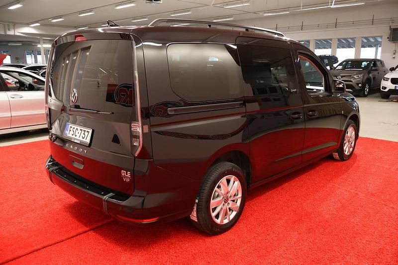 Käytetty VW Caddy Life 122 HP (89 kW) 2024 Musta Tila-auto